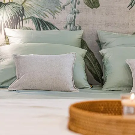 Romantic Suite- Within Walking Distance- Old 아파트 앙티브